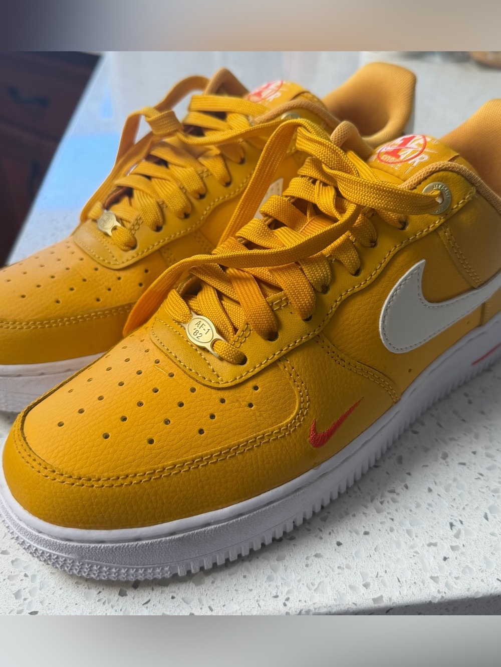 Nike Air Force 1 Yellow Ochre - Picture 1 of 6